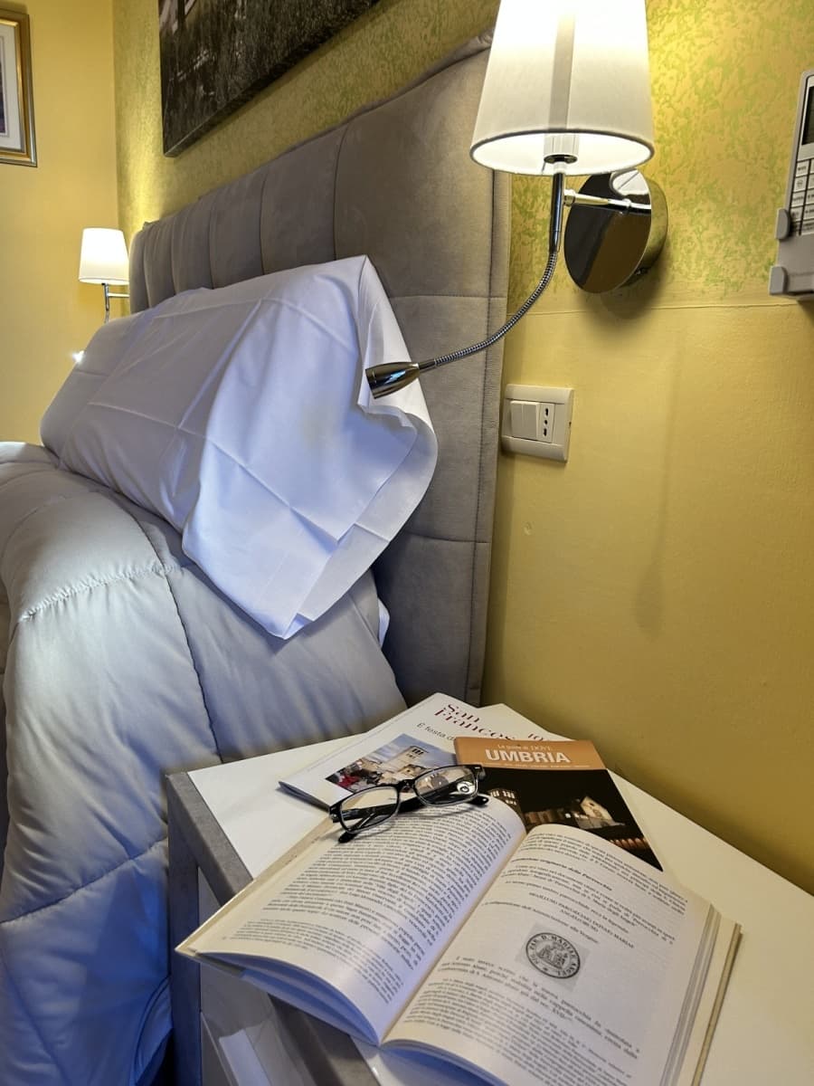 Letto matrimoniale dell'appartamento Acquario