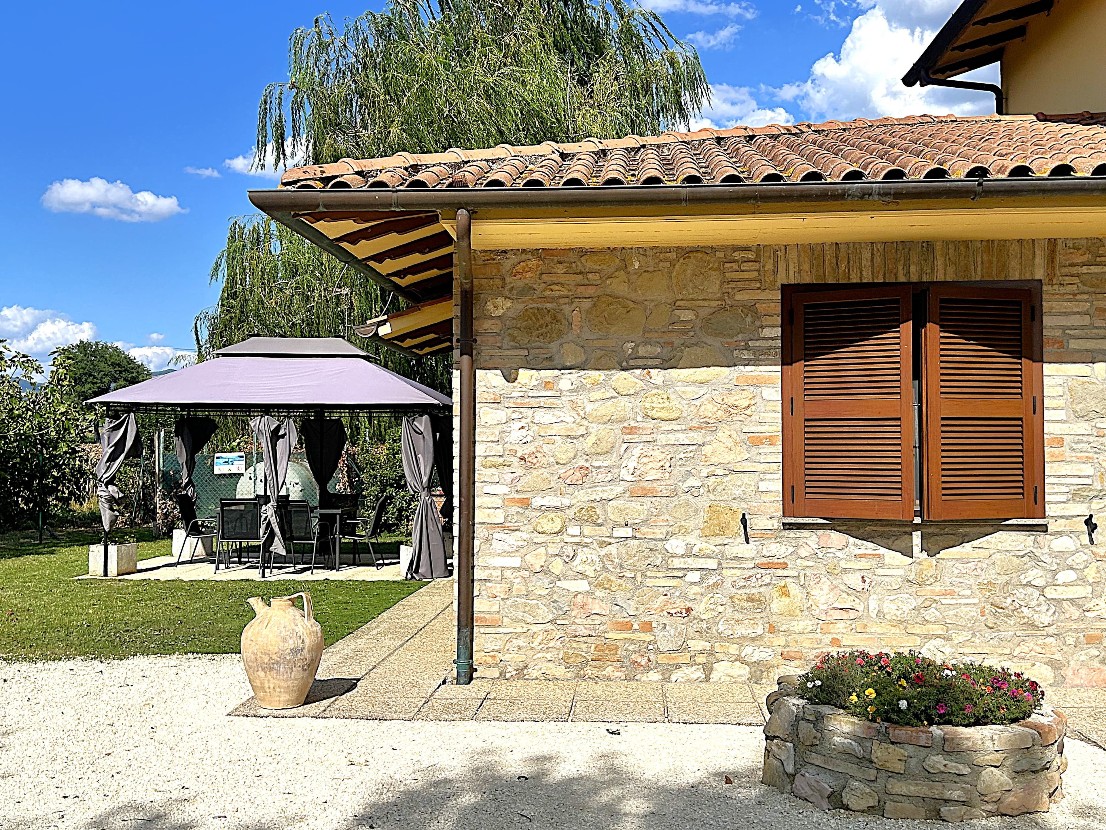 Vista del gazebo esterno di Sagittario