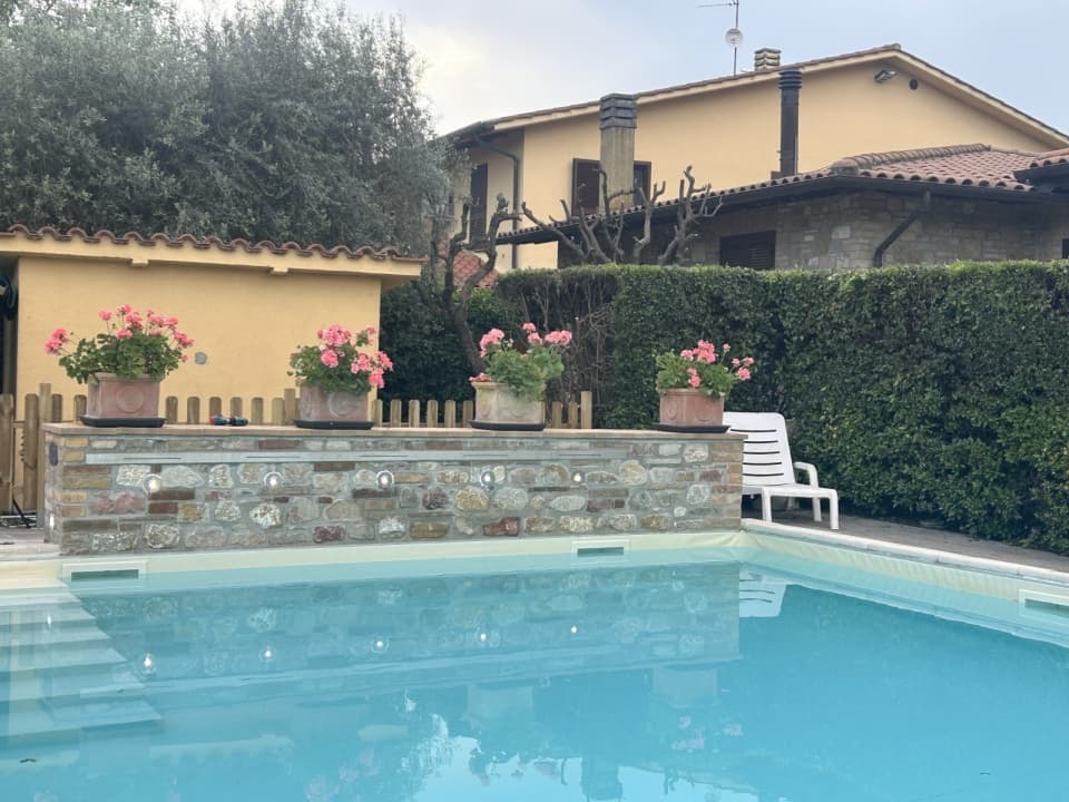 Piscina di Agriturismo La Mora