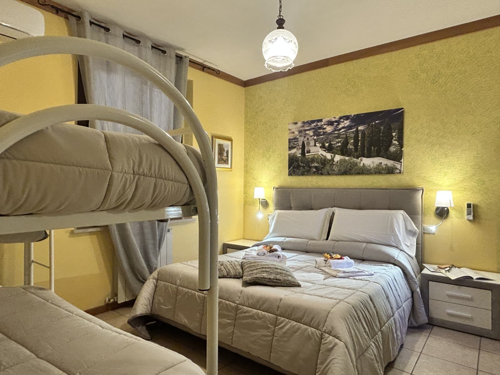 Camera da letto dell'appartamento Acquario, Agriturismo La Mora